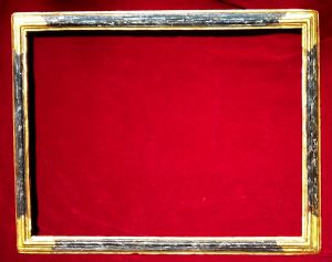 Bella e particolare cornice Marchigiana del XVII° sec. laccata a finto marmo e dorata  luce cm.86 x 65 battuta cm.88 x 67 